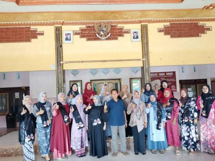 Kegiatan PKK Desa Joho dalam Memperingati Hari Ibu